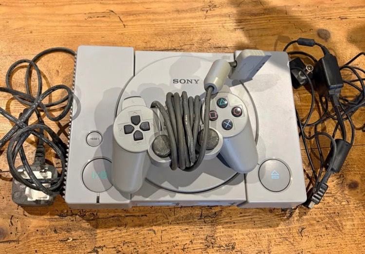 Ps 1 console with controller 