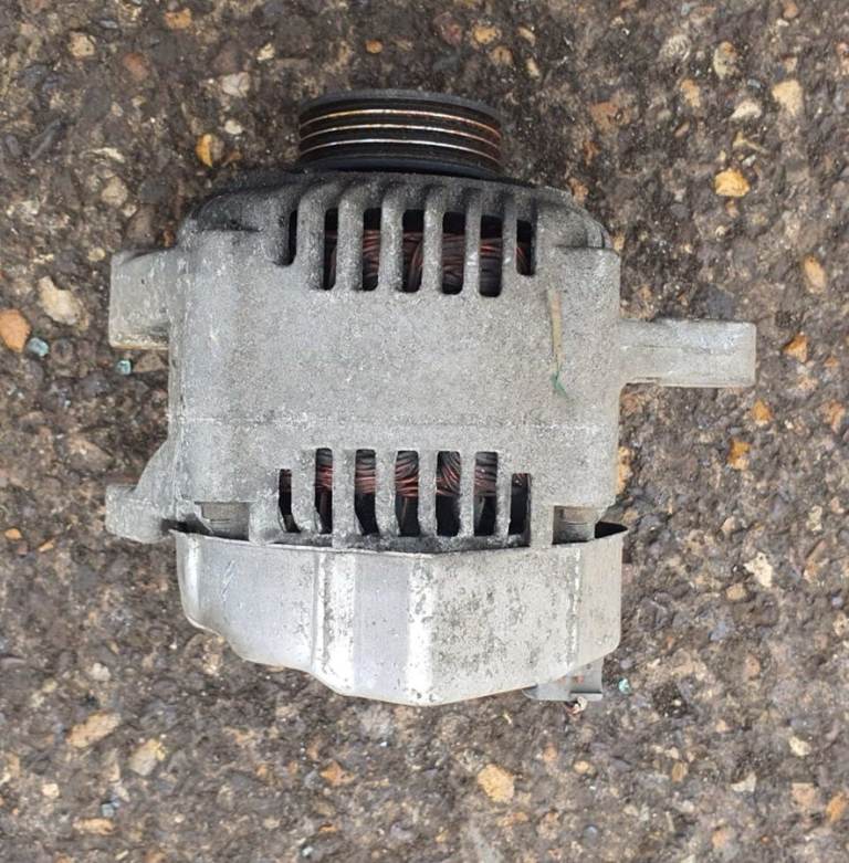 Daihatsu Sirion 1.3 Alternator 2005