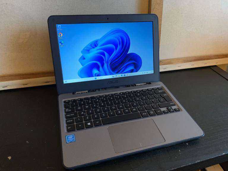 ASUS W202N 11.6" Laptop