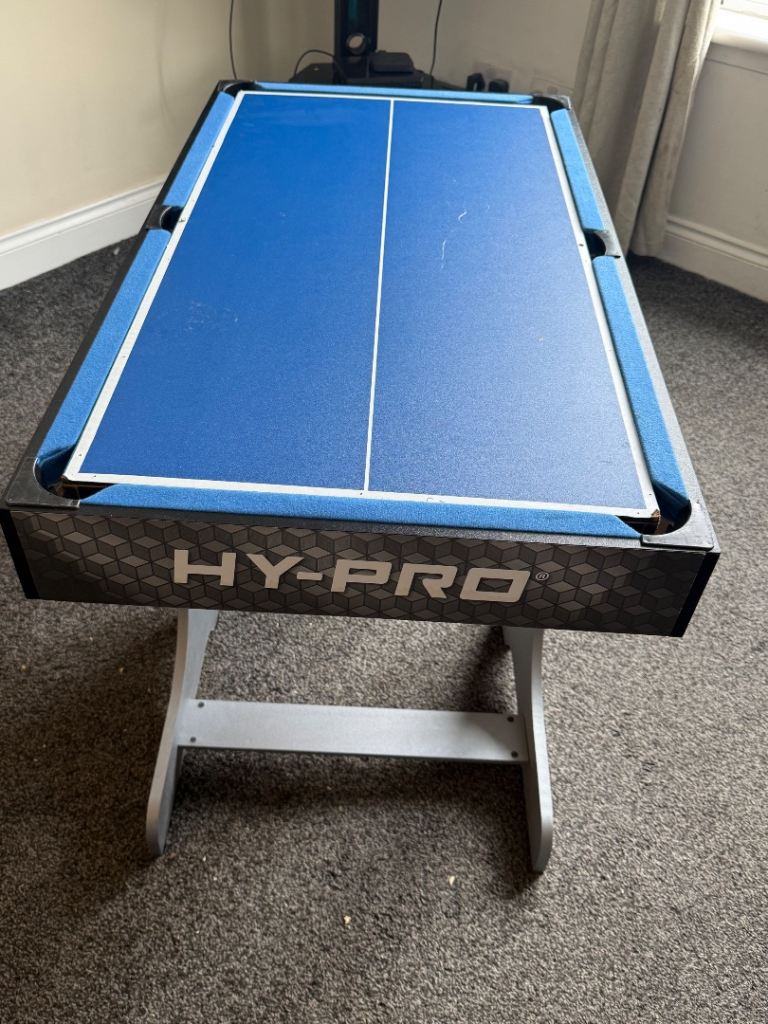 Kids pool table 