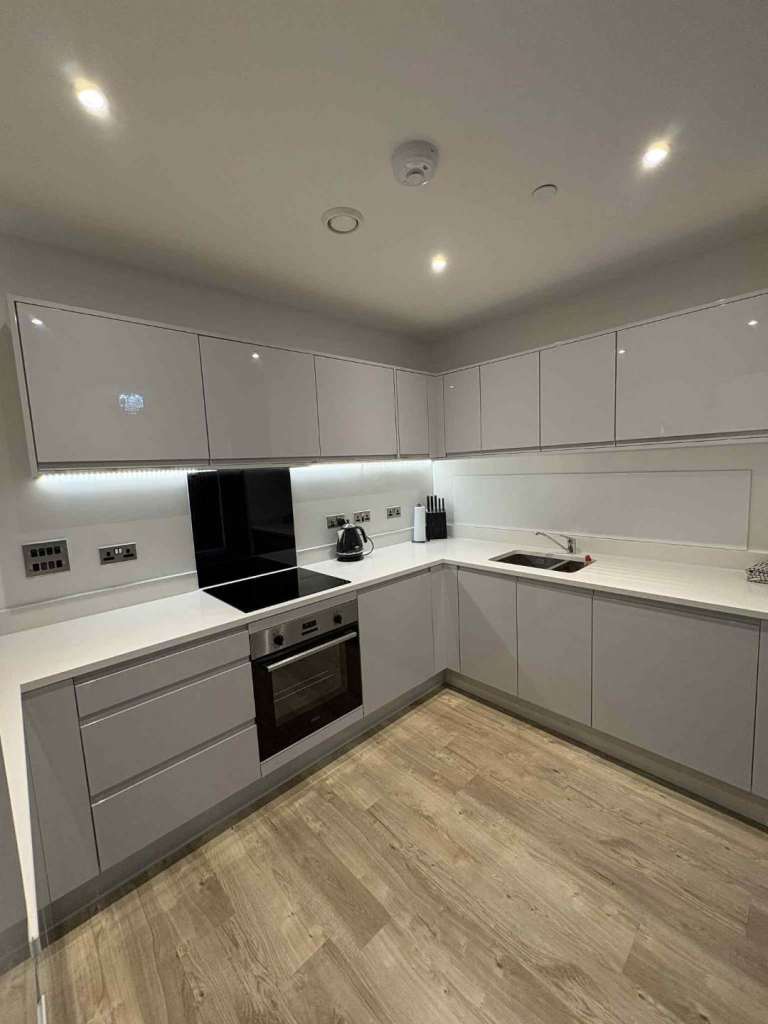 New 1 bed Flat for rent in hayes, 7 min walk to hayes and harlington station ( elizabeth line )