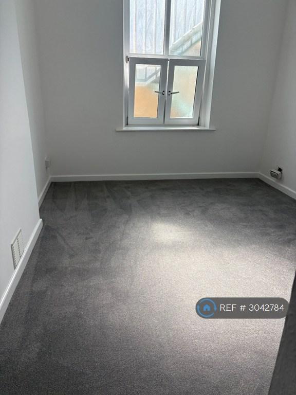 Studio flat in High Street, Bognor Regis, PO21 (#3042784)