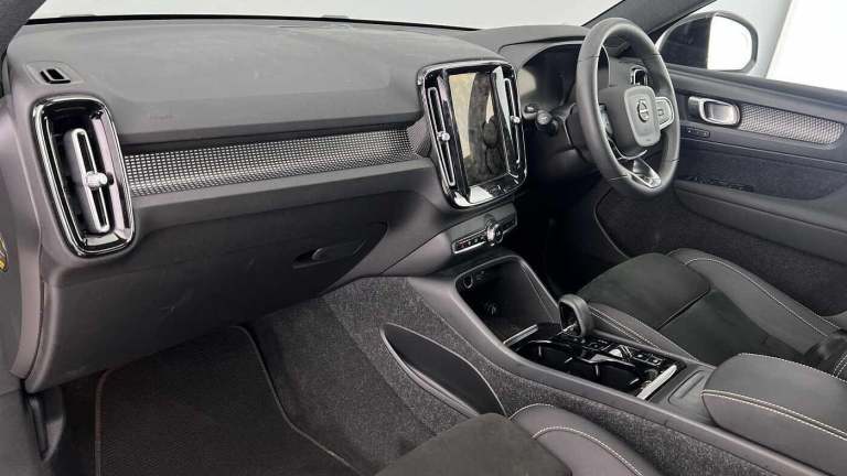 2022 Volvo XC40 Plus, B3 mild hybrid, Petrol, Dark ESTATE Petrol/Electric Hybrid Automatic