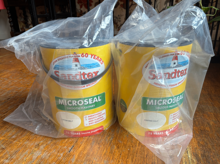 Sandtex 5 litres Ultra Smooth Masonry Paint - Cotton Belt