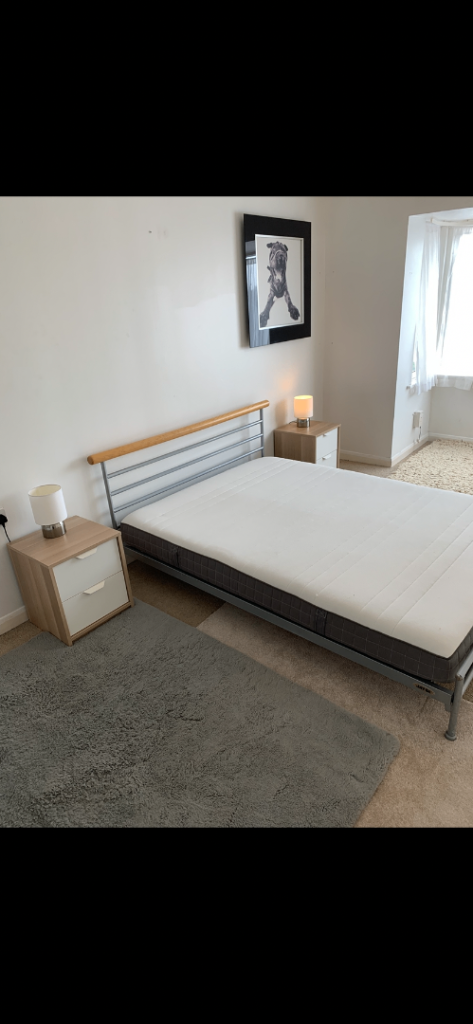 BEAUTIFUL AND BRIGHT DOUBLE ROOM WITH BIG WARDROBE.