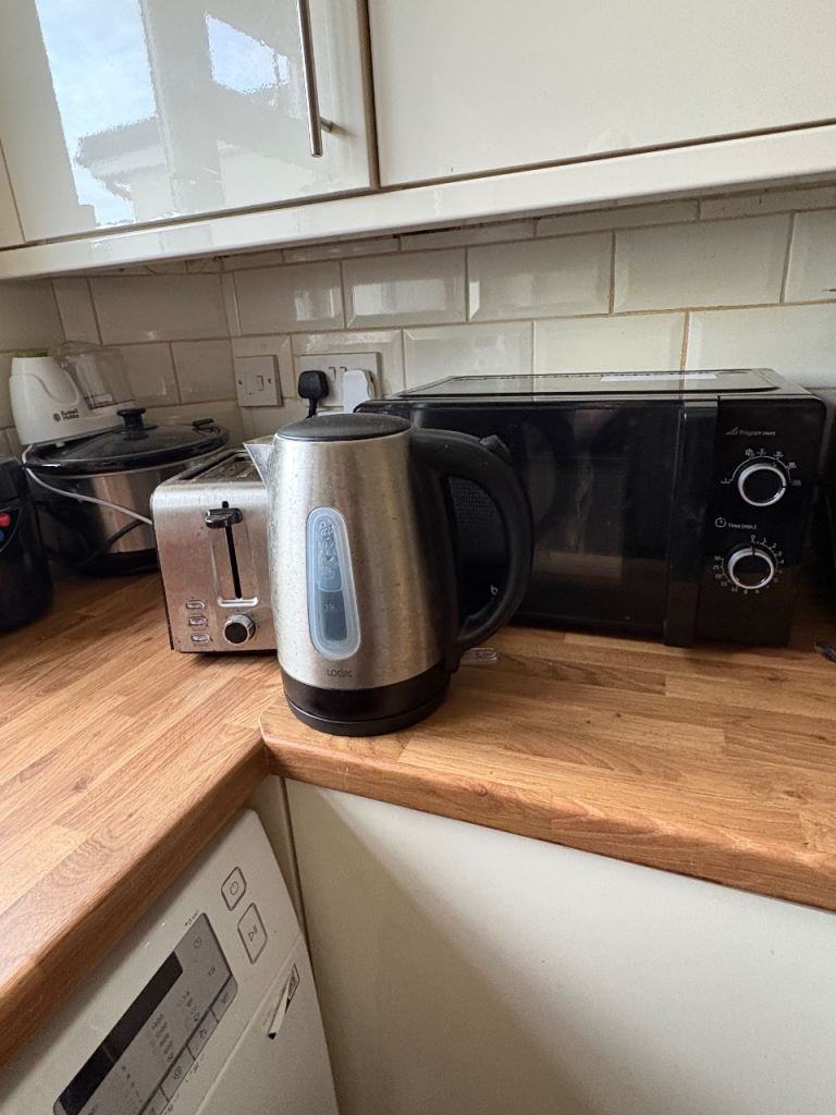 Microwave, Toaster and Kettle set
