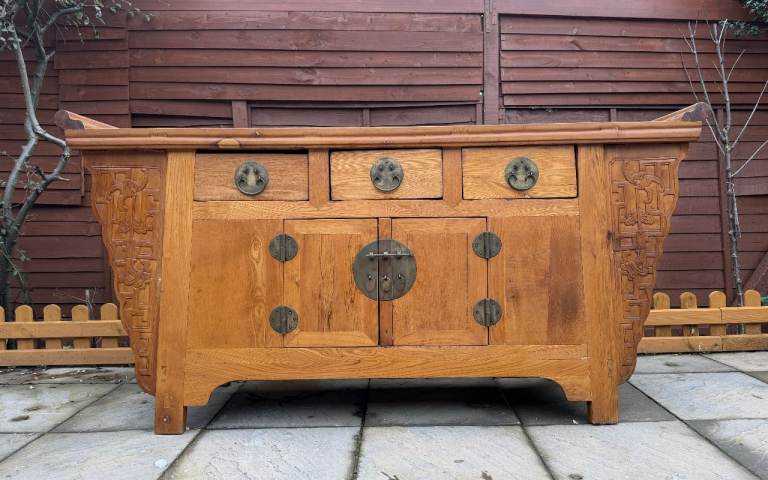 19th Century Qing Dynasty Style Natural Wood Carved Spandrel Sideboard – Good Condition 