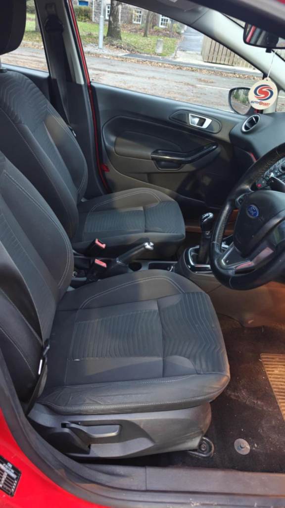 Ford, FIESTA, Hatchback, 2015, Manual, 1241 (cc), 5 doors