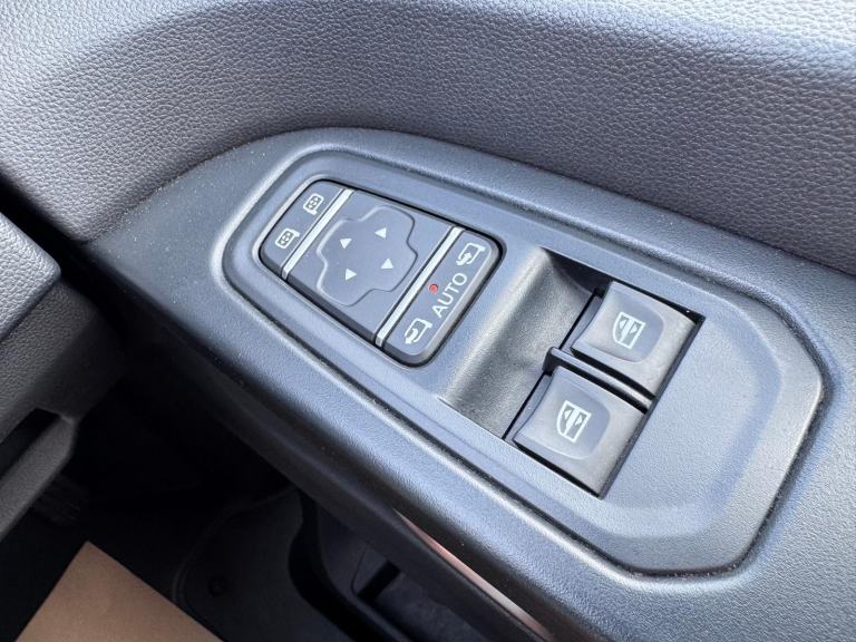 2022 Renault Trafic 2.0 DCI Sport 150BHP LL30 LWB. Same as Nissan Primastar. 