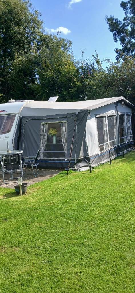 Coachman Amara 2004
