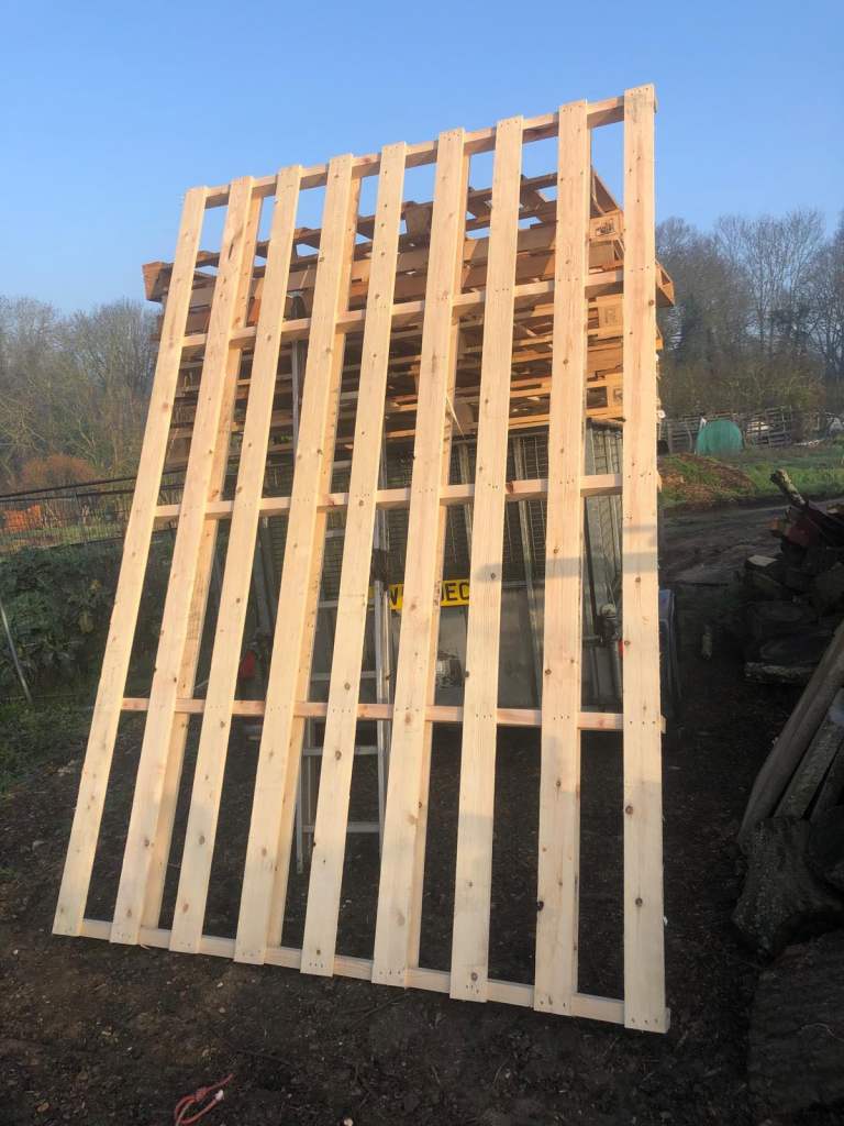 Pallet wood 320 cm large