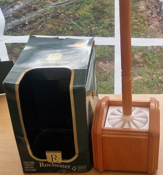 Set of 7 Bathroom accessories by Rochester