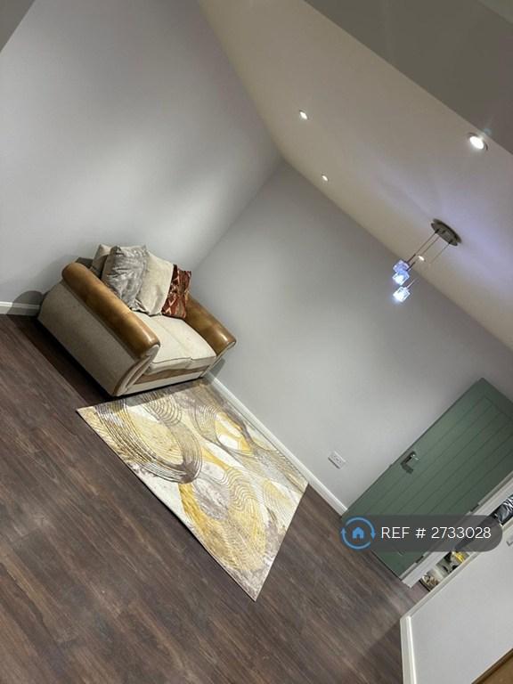 5 bedroom house in Cygnet Avenue, Feltham, TW14 (5 bed) (#2733028)