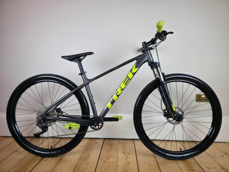 TREK MARLIN 6 | MOUNTAIN BIKE | 29er | HYDRAULIC DISC BRAKES | EXCELLENT CONDITION 