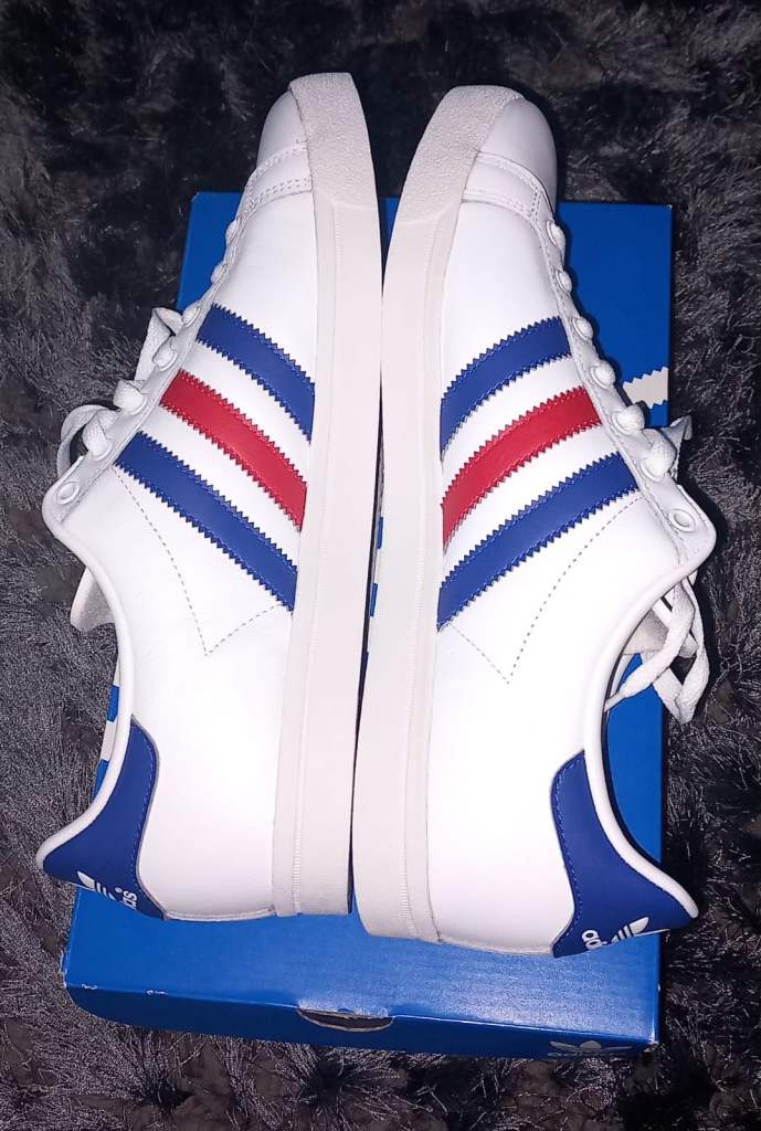 Men’s adidas trainers size 9 never been worn