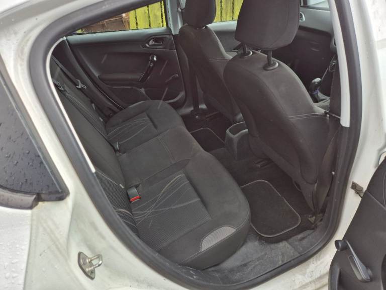 Peugeot, 208, Hatchback, 2015, Manual, 1398 (cc), 5 doors