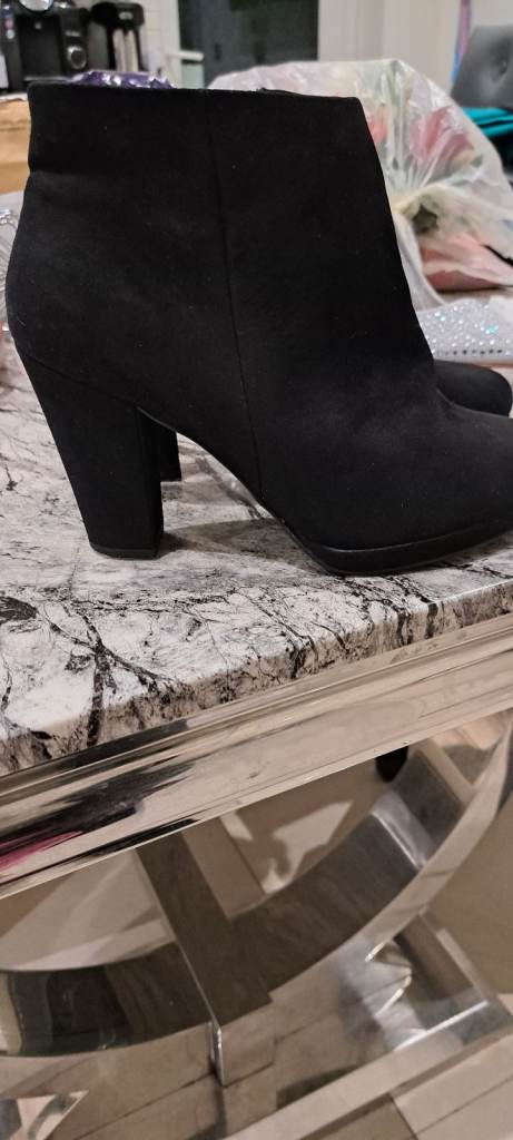New look black boots size 6 wide fitting 