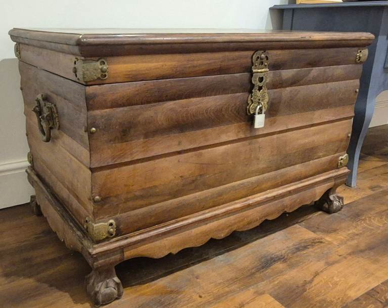 Vintage Wooden Chest Trunk with Brass Fittings – great condition
