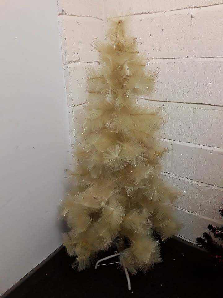 Fab vintage gold bushy 5ft Christmas tree Low Cost Moves 2nd Hand Furniture STALYBRIDGE SK15 3DN