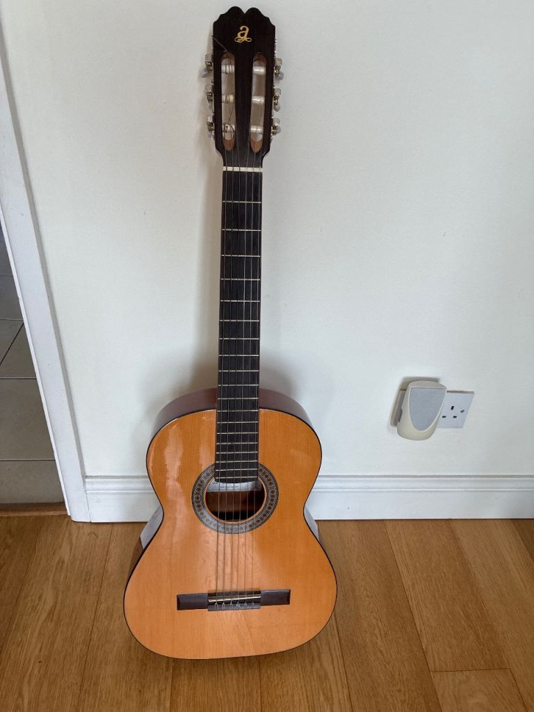 Admira Clasico 3/4 neck 4/4 body classical guitar