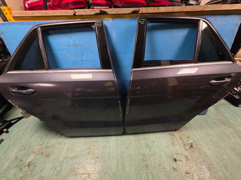 MERCEDES BENZ GLE BACK REAR SINGLE COMPLETE DOOR GRAY BREAKING PARTS 