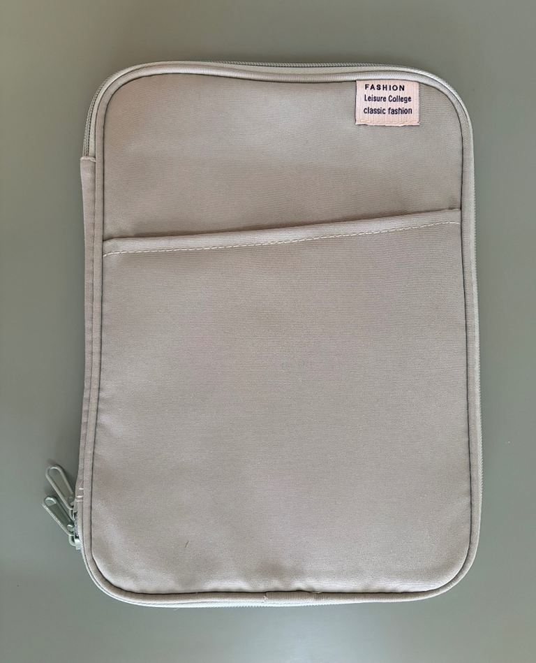 Protective Apple iPad Air 11-inch sleeve – Light Blue