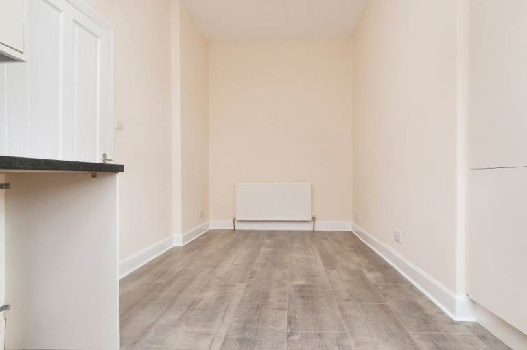 Tasteful, 1-bedroom, main door flat located off Leith Walk – available soon