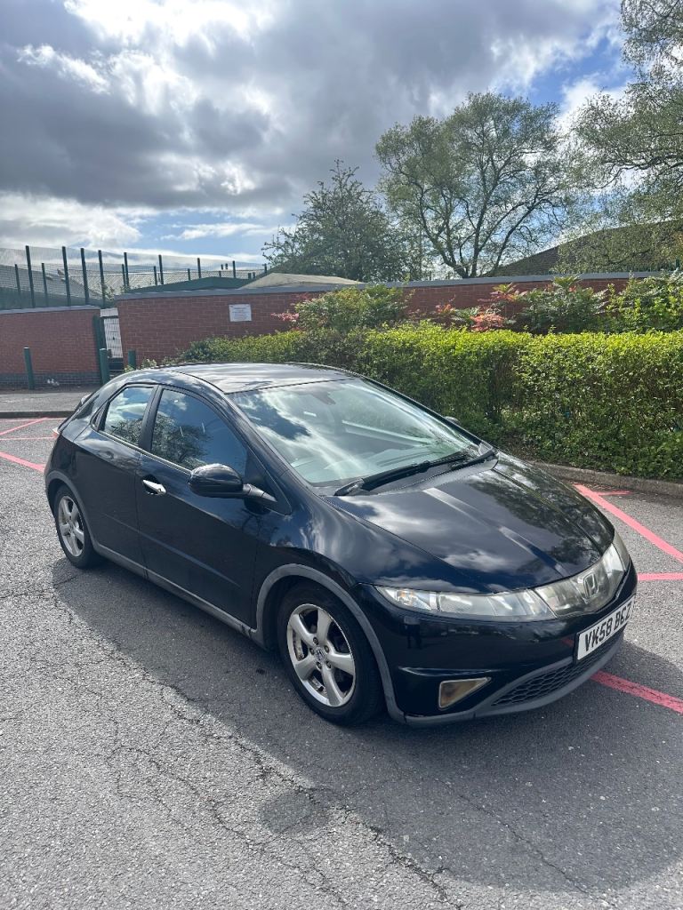 Honda Civic 1.8 i-VTEC – Sunroof / CarPlay / Long MOT