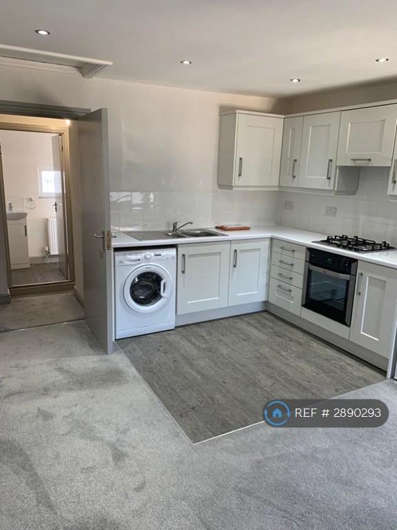 2 bedroom flat in Church Street, Lutterworth, LE17 (2 bed) (#2890293)