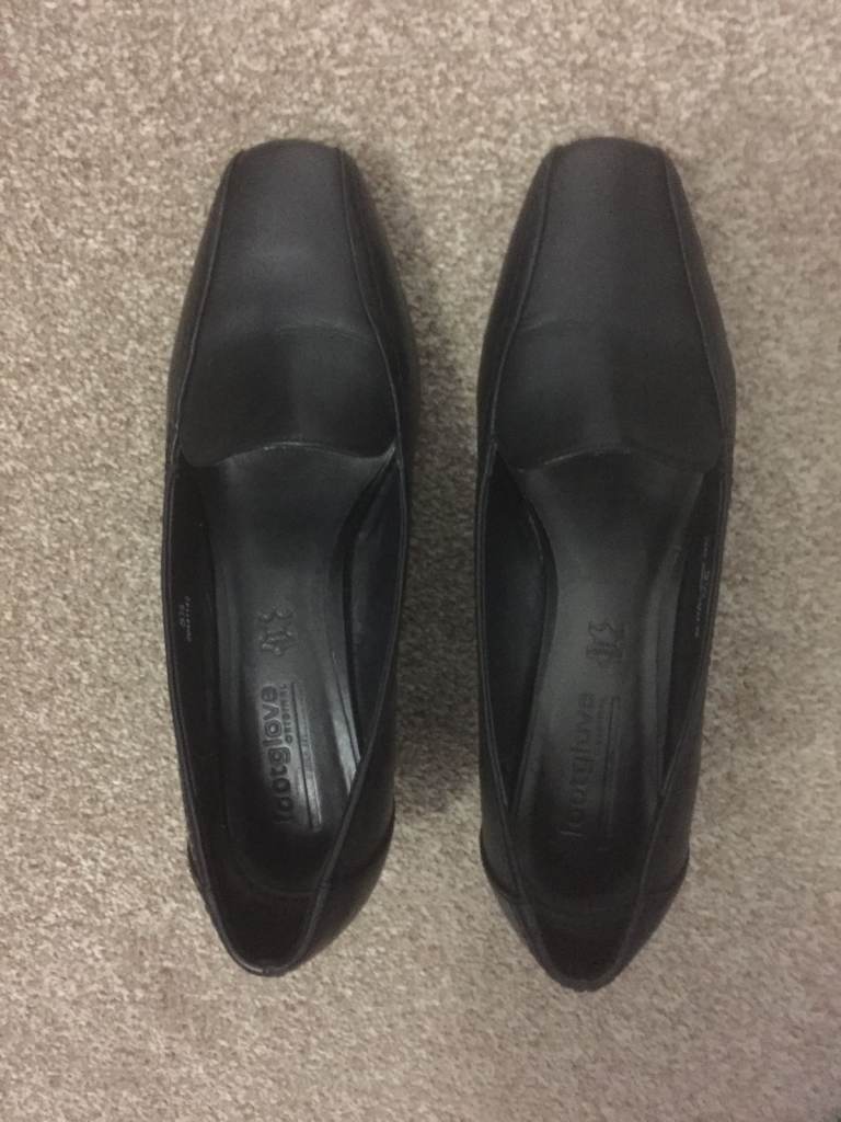 Footglove Black Leather Heels Size 5.5 – As Good As New