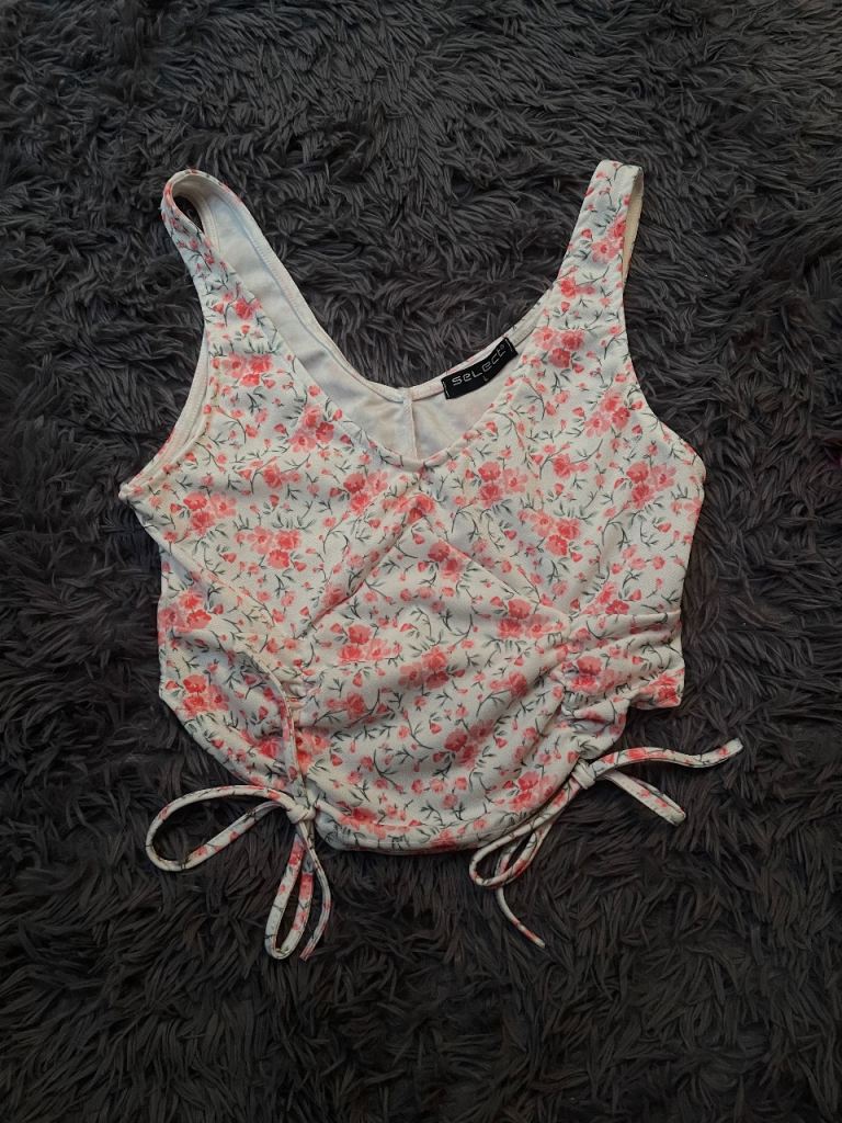 Select Floral crop top  Size L