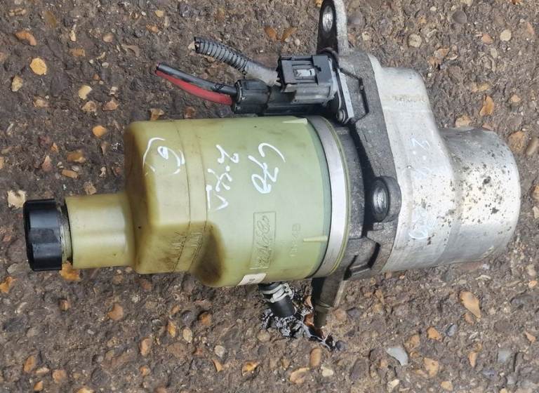 Volvo C70 2.4 Diesel Power Steering Pump 2006