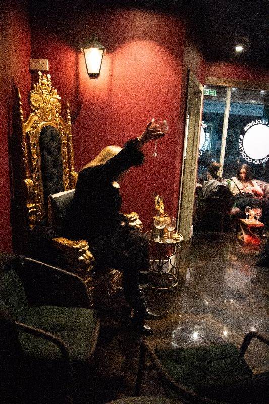 Leasehold bar for sale £8,500 exc stock , or to let at £1,500  per month,3 months rent in advance 