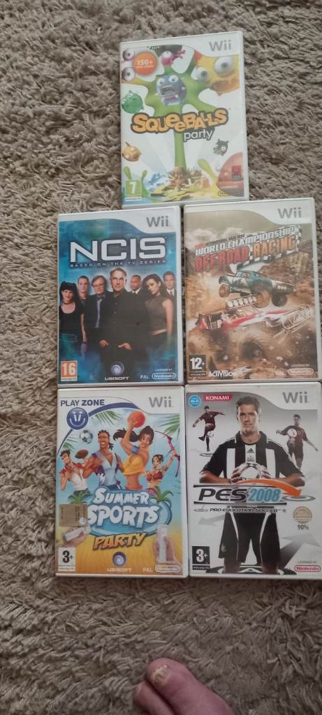 Five nintendo wii games. .