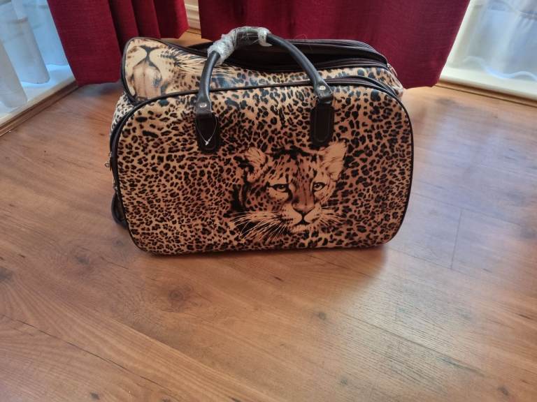 Leopard Print Wheeled Holdall / Small Suitcase – As Good As New