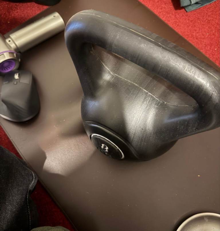 8kg Kettlebell – Black, Good Condition
