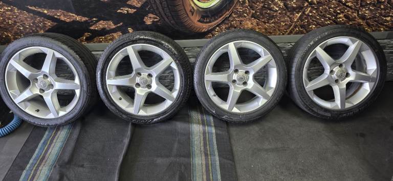 Vauxhall Genuine 17 alloy wheels + 4 x tyres 215 45 17