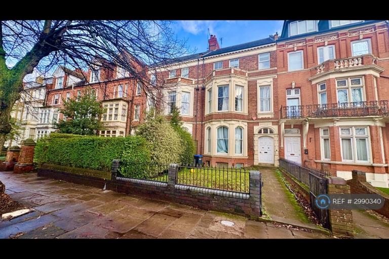 1 bedroom in East Park Parade, Northampton, NN1 (#2990340)