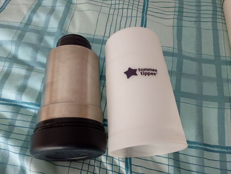 Tommee Tippee Flask and Cooler in VGC.. 