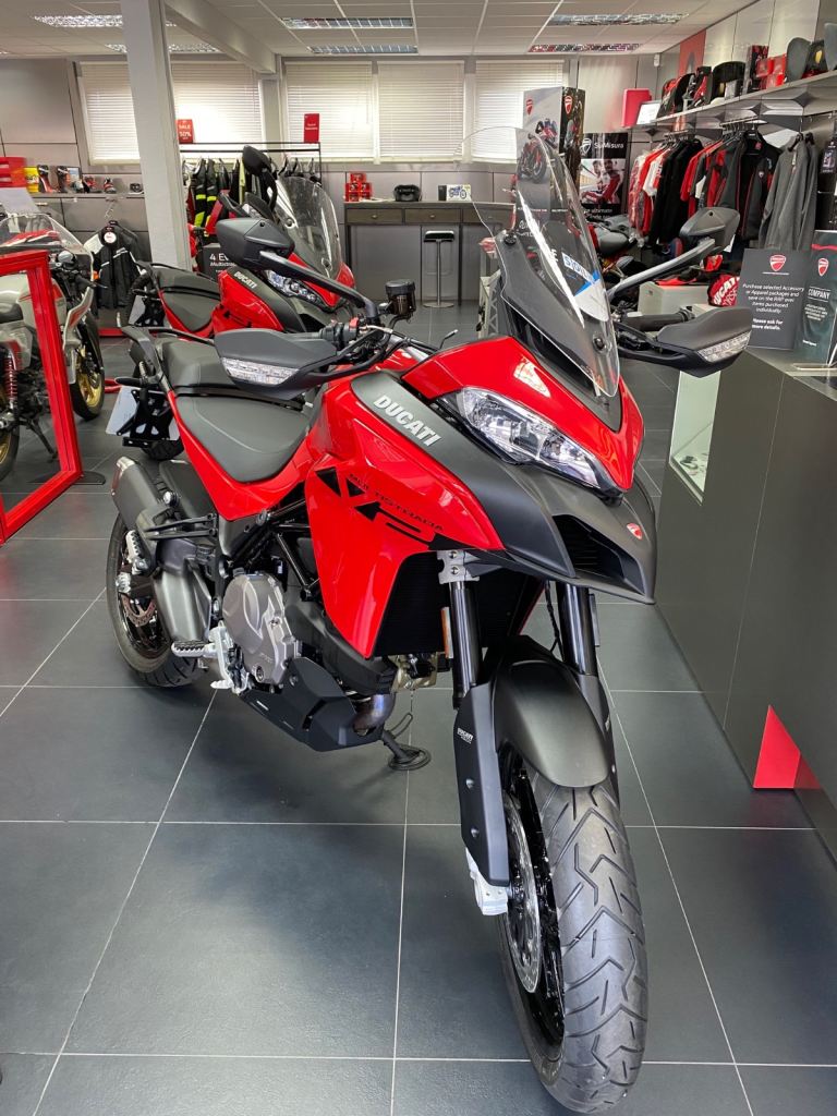 Ducati, MULTISTRADA V2, 2022, 937 (cc)