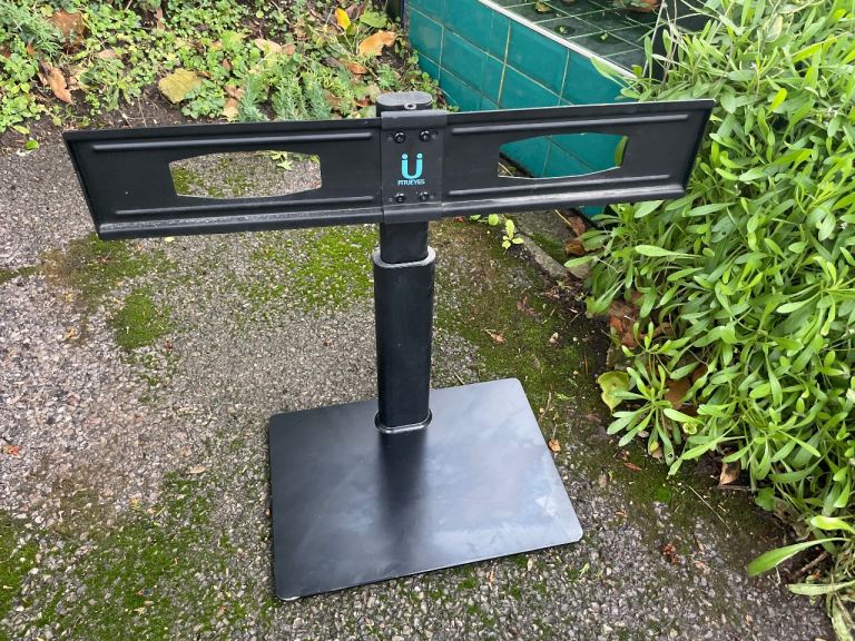 Sturdy Fituyes TV Stand