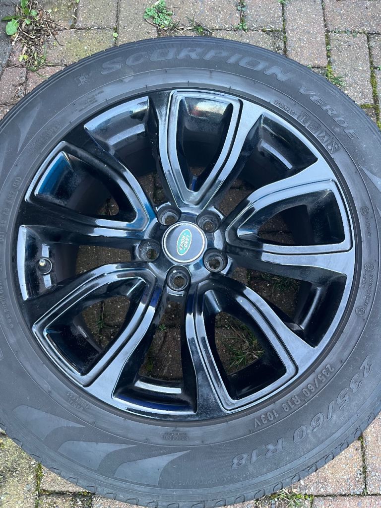 Land Rover alloys 