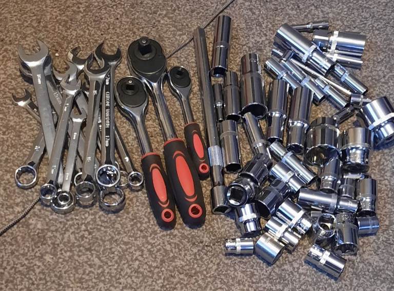 Mixed spanners and ratchet set