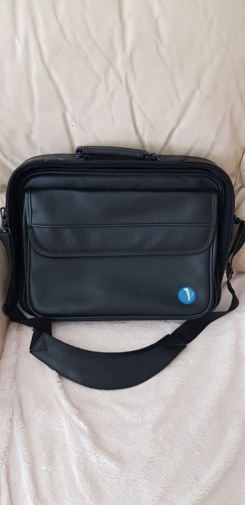 BLACK VINYL LAPTOP/A4 DOCUMENT BAG WITH DETACHABLE SHOULDER STRAP AND VARIOUS POCKETS