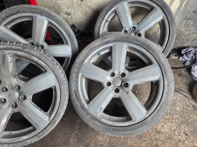 Audi alloys 235/40/19