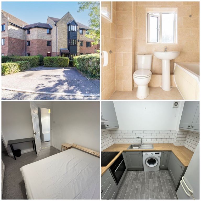 Clean Room Double Bed Shared Bathroom