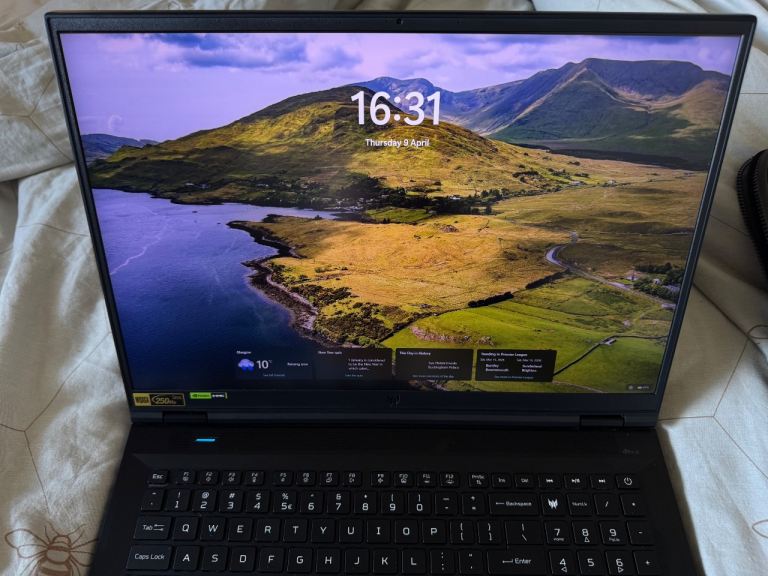 Predator Helios 18 - 4090