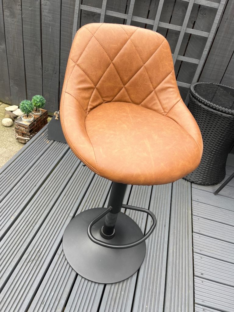 Brown Leather Bar Stool with Black Base – Nice Condition £15