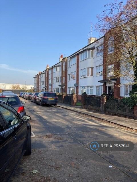 2 bedroom flat in Danes Gate, Harrow, HA1 (2 bed) (#2982641)