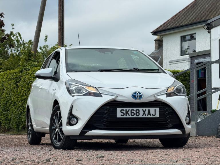 2018 Toyota Yaris AUTO 1.5 VVT-h Icon Tech Hatchback 5dr Petrol Hybrid E-CVT